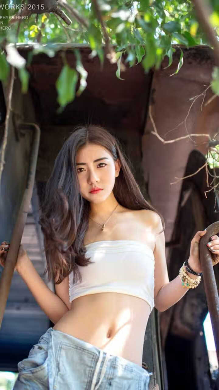 雷火电竞亚洲先驱-赛道风云突转，绿茵场上克罗地亚引擎超车秘鲁防线